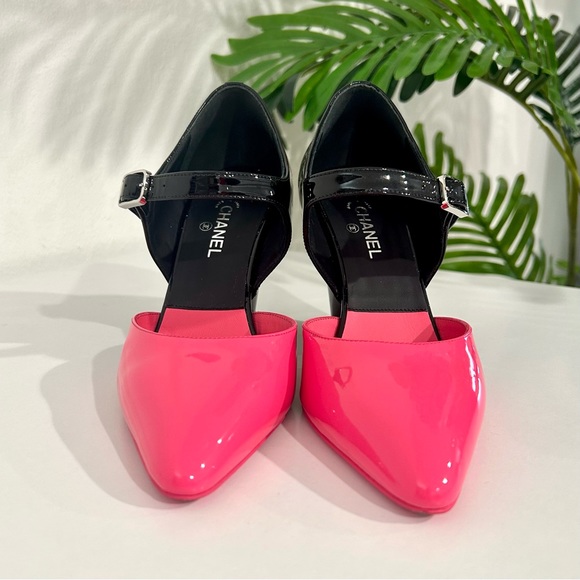 Authentic 2020 Cruise Chanel Neon Pink & Black Mary Jane Wedges size 35.5 - Picture 7 of 12